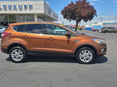 Used 2017 Ford Escape SE AWD/4WD image 2