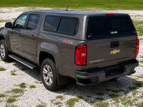 Used 2017 Chevrolet Colorado Z71 AWD/4WD image 4