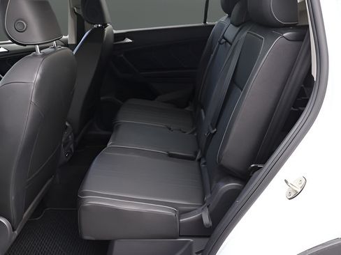 Certified 2023 Volkswagen Tiguan SE w/ Panoramic Sunroof Package FWD image 14