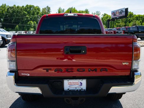Used 2021 Toyota Tacoma TRD Off-Road AWD/4WD image 8
