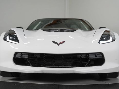 Used 2017 Chevrolet Corvette Z06 w/ Chrome Badge Package RWD image 14