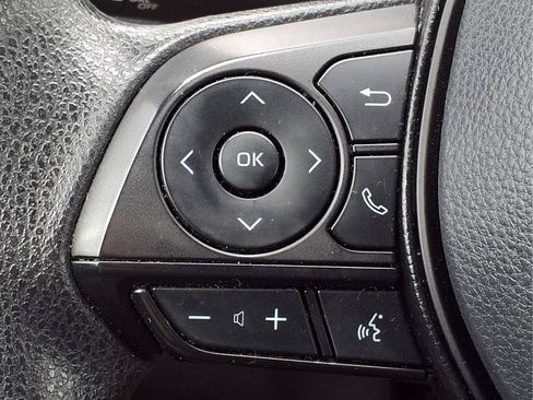 Used 2025 Toyota RAV4 XLE AWD/4WD image 21