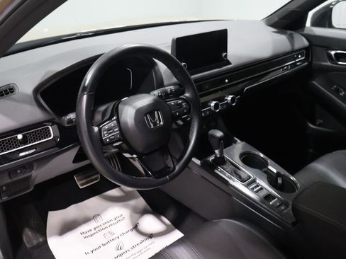 Used 2025 Honda Civic Sport image 15