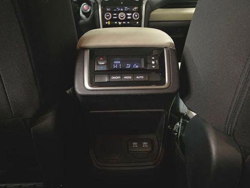 Used 2019 Subaru Ascent Premium w/ Popular Package #3 image 20