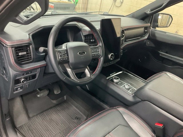 Used 2023 Ford Expedition Limited AWD/4WD image 6