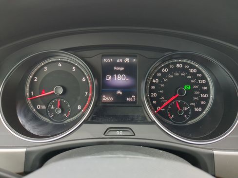 Used 2020 Volkswagen Atlas Cross Sport SE w/ Panoramic Sunroof Package image 17