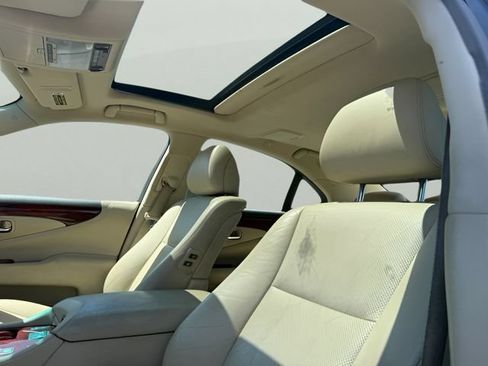 Used 2011 Lexus LS 460 AWD w/ Comfort Pkg image 15