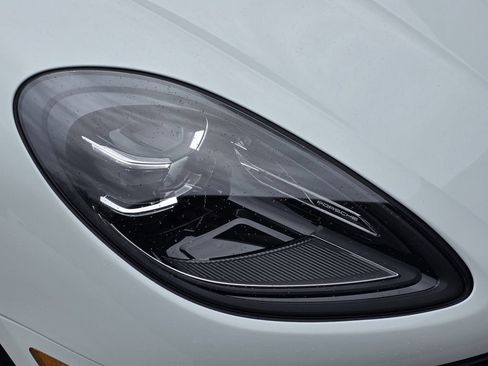 New 2026 Porsche Macan AWD/4WD image 27