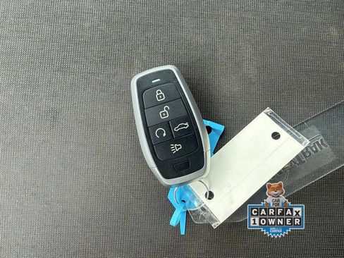 Used 2025 Honda Pilot Sport image 25