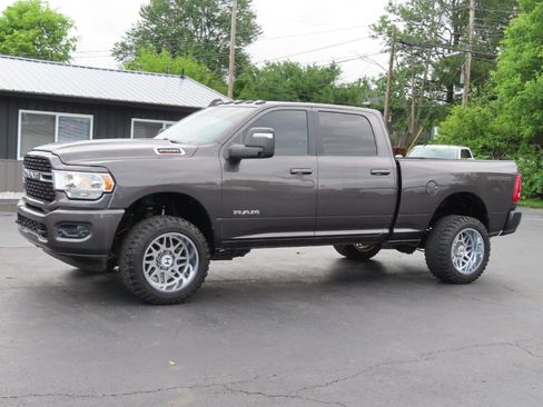 Used 2024 RAM 2500 Big Horn w/ Sport Appearance Package AWD/4WD image 3