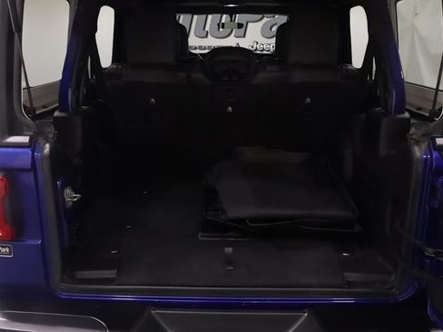 Certified 2018 Jeep Wrangler Unlimited Rubicon AWD/4WD image 15