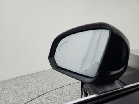 Certified 2023 Volvo XC40 B5 Ultimate w/ Protection Package Premier image 19