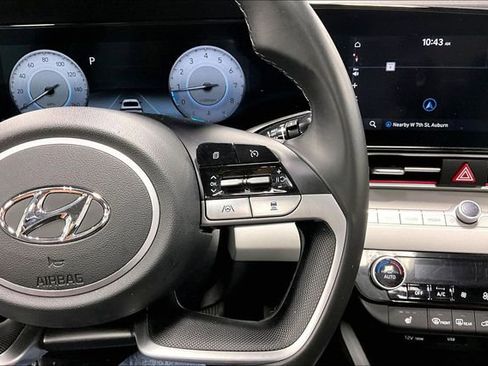 Used 2023 Hyundai Elantra Limited FWD image 13