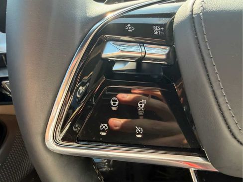 Certified 2026 Cadillac Lyriq Signature Luxury w/ Nappa Leather Package AWD/4WD image 11