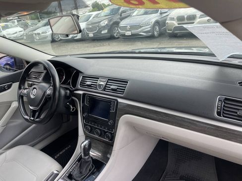 Used 2016 Volkswagen Passat 1.8T SE FWD image 14