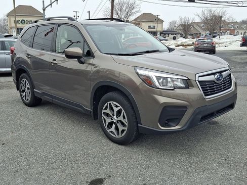 Used 2020 Subaru Forester Premium image 3