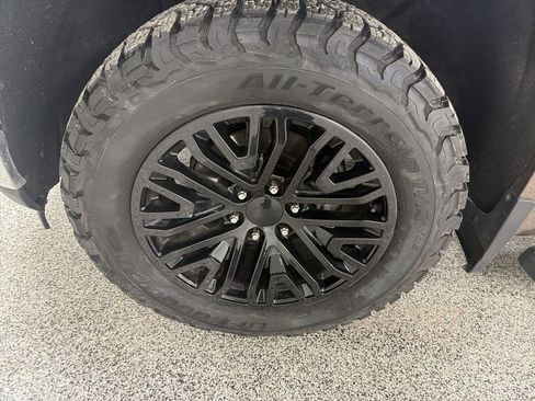 Used 2019 Chevrolet Silverado 1500 LTZ image 16