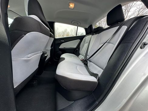 Used 2022 Toyota Prius LE image 9