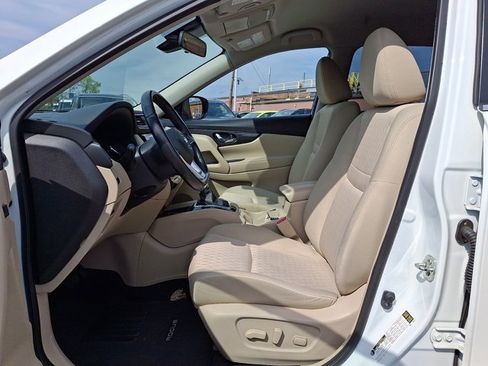 Used 2020 Nissan Rogue SV w/ Premium Package image 12