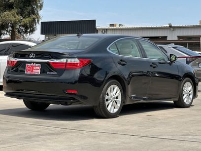 Used 2013 Lexus ES 300h w/ Premium Pkg