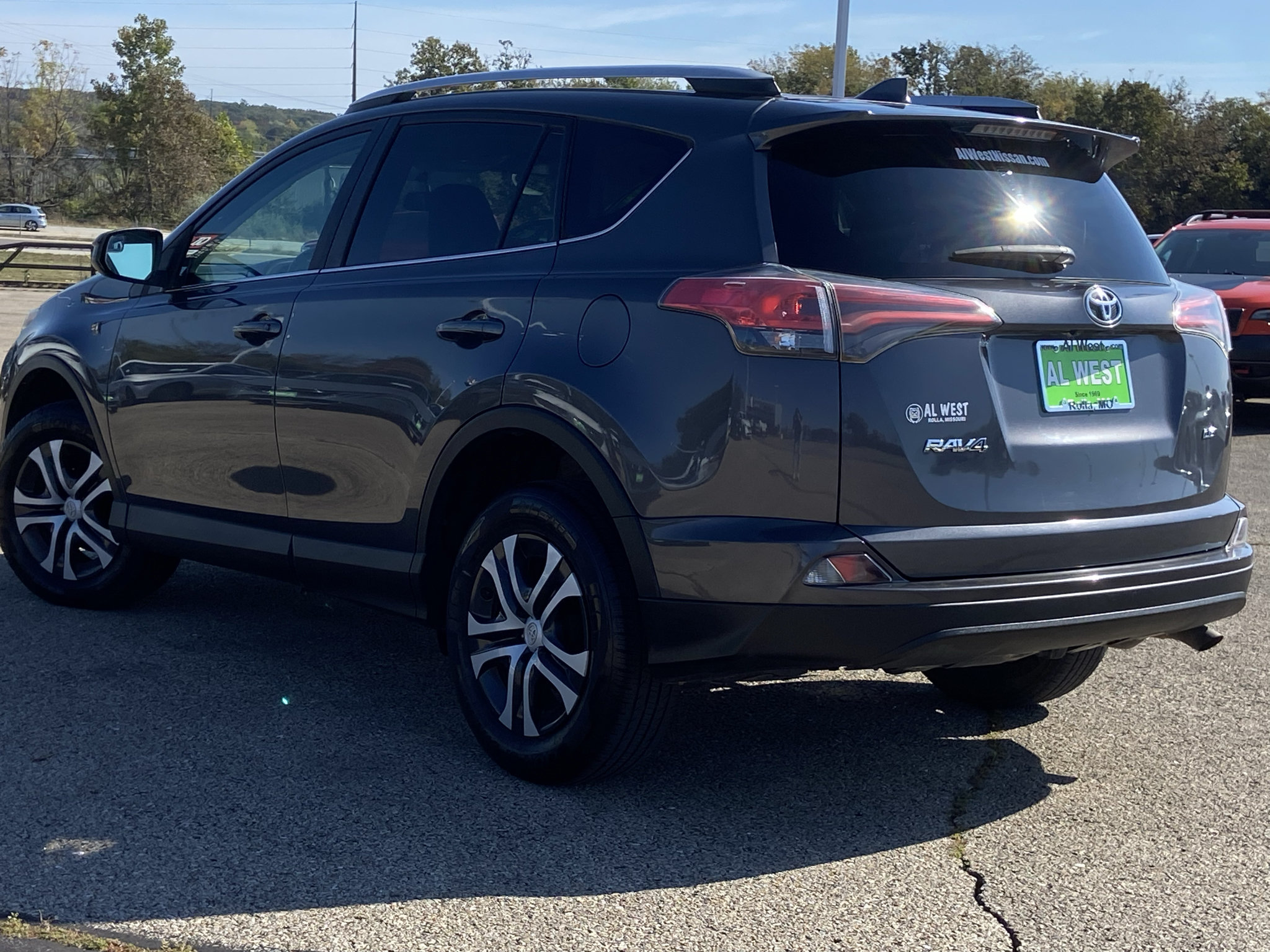 Used 2016 Toyota RAV4 LE FWD image 5