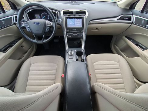 Used 2019 Ford Fusion SE FWD image 15