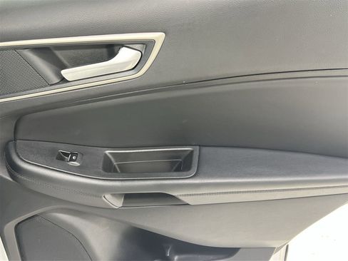 Used 2024 Ford Edge SEL image 33