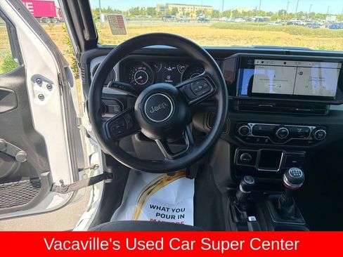 Used 2024 Jeep Gladiator Sport AWD/4WD image 13