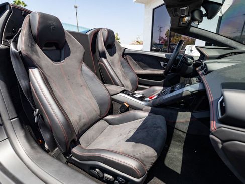 Used 2017 Lamborghini Huracan LP 580-2 image 2