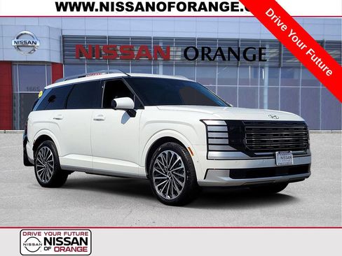 Used 2026 Hyundai Palisade Calligraphy FWD image 1