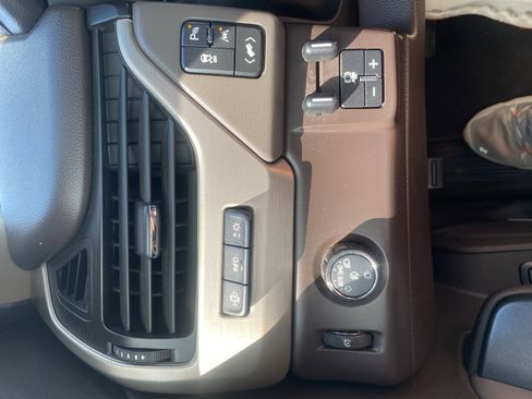 Used 2017 GMC Yukon Denali image 18