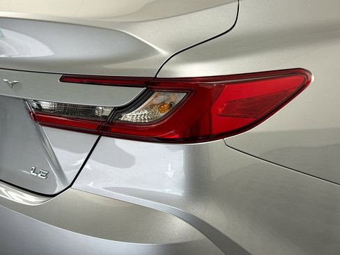 Used 2025 Toyota Camry LE FWD image 34