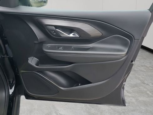 Used 2024 GMC Terrain SLE image 13