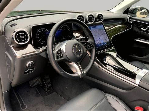 Used 2025 Mercedes-Benz GLC 350e 4MATIC image 18