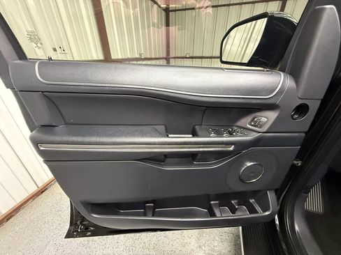 Used 2022 Ford Expedition XLT RWD image 7
