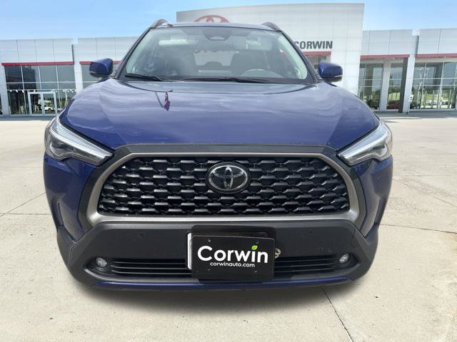 Used 2024 Toyota Corolla Cross XLE w/ Convenience Package AWD/4WD image 4