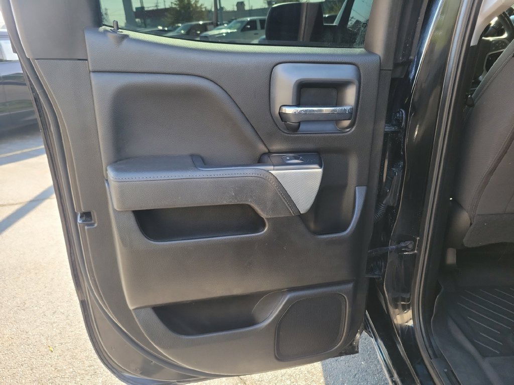 Used 2018 Chevrolet Silverado 1500 LT w/ Redline Edition AWD/4WD image 19