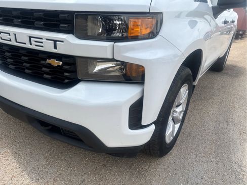 Used 2022 Chevrolet Silverado 1500 Custom w/ Safety Confidence Package AWD/4WD image 9