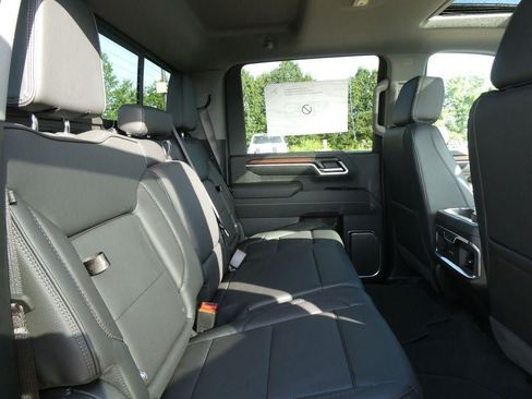 New 2026 GMC Sierra 2500 Denali w/ Denali Reserve Package AWD/4WD image 15