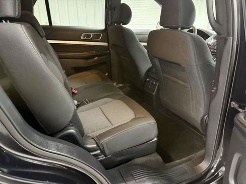 Used 2017 Ford Explorer XLT AWD/4WD image 32