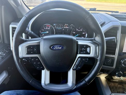 Used 2019 Ford F350 Lariat image 16