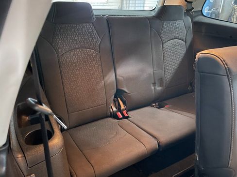 Used 2016 GMC Acadia SLE image 23