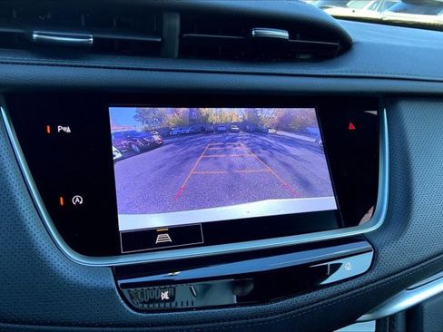 Used 2025 Cadillac XT5 Premium Luxury image 21