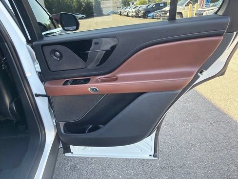 Used 2025 Lincoln Aviator Reserve AWD/4WD image 54