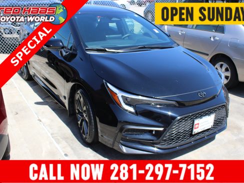 Used 2025 Toyota Corolla SE FWD image 1