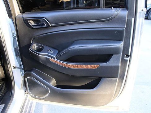 Used 2016 Chevrolet Suburban LTZ RWD image 16
