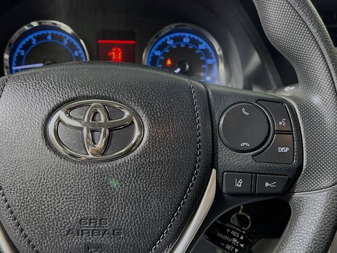 Used 2019 Toyota Corolla LE FWD image 19