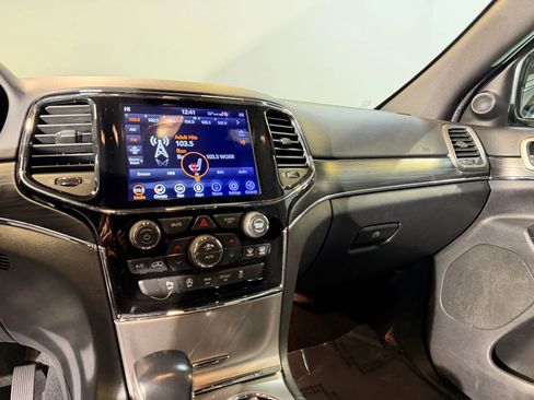 Used 2020 Jeep Grand Cherokee Limited w/ Luxury Group II RWD image 16