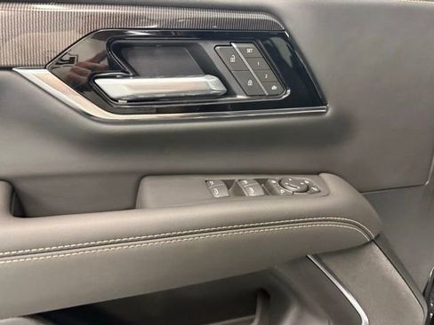 New 2026 GMC Yukon Elevation w/ LPO, Elevation Black Package RWD image 13