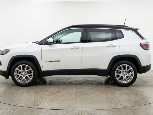 Used 2025 Jeep Compass Limited AWD/4WD image 5